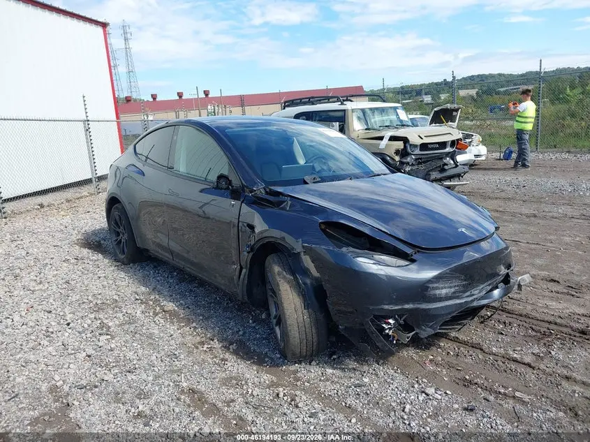 Tesla Modelo Y Long Range Dual Motor All-Wheel Drive 2025