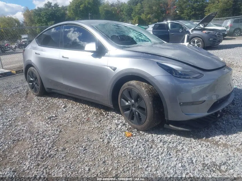 Tesla Model Y Long Range Dual Motor All-Wheel Drive 2025