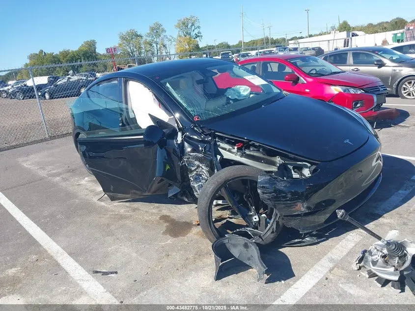 Tesla Model Y Long Range Dual Motor All-Wheel Drive 2025