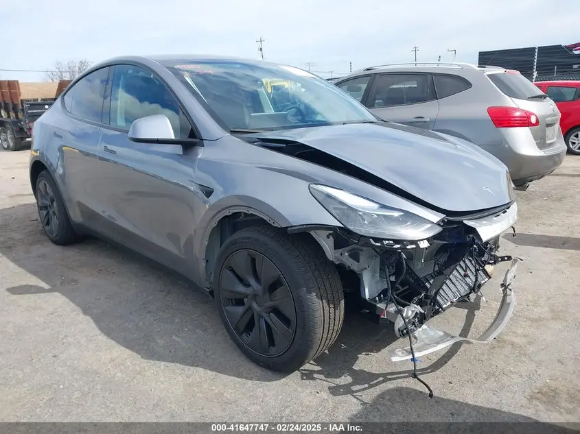 Tesla Model Y Long Range Dual Motor All-Wheel Drive 2025