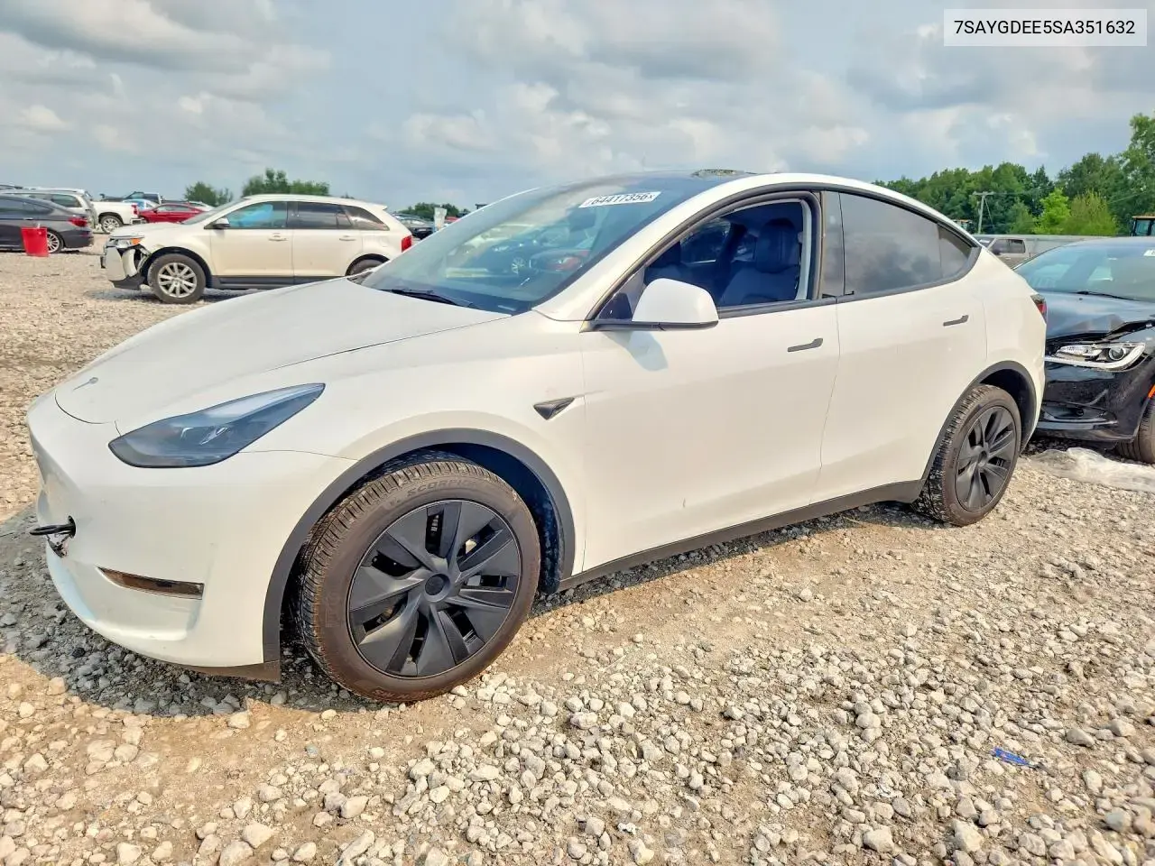 Tesla Model Y 2025