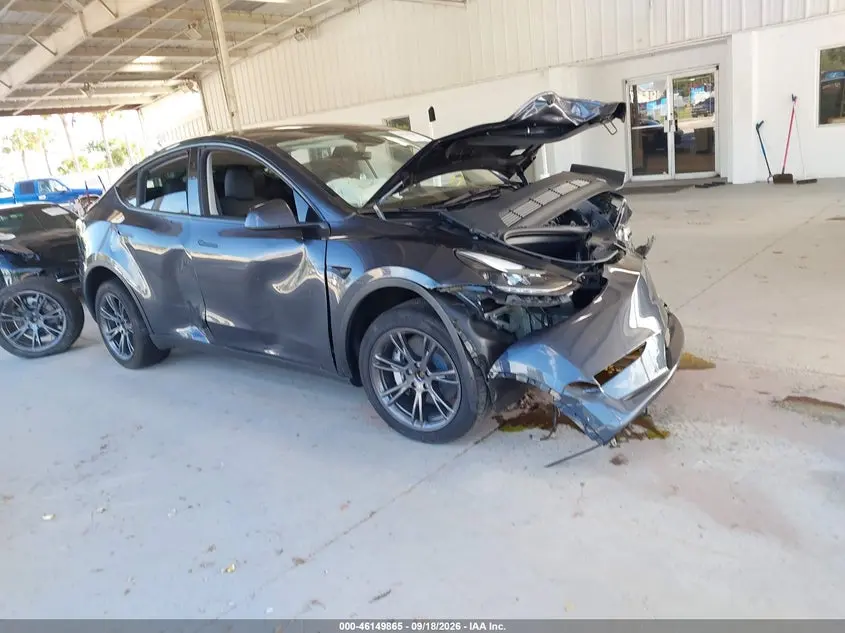 Tesla Model Y Long Range Dual Motor All-Wheel Drive 2025