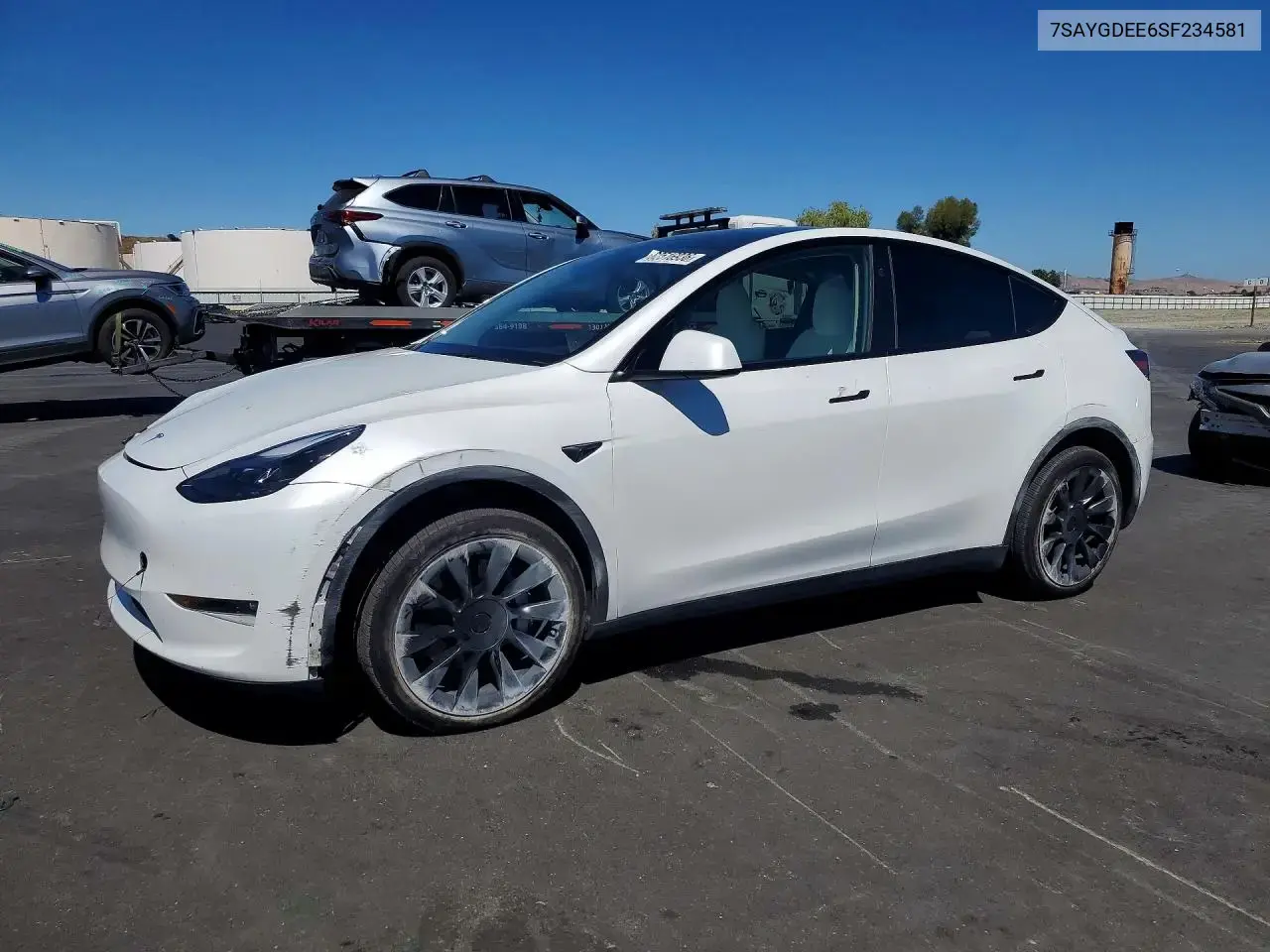 Tesla Model Y 2025
