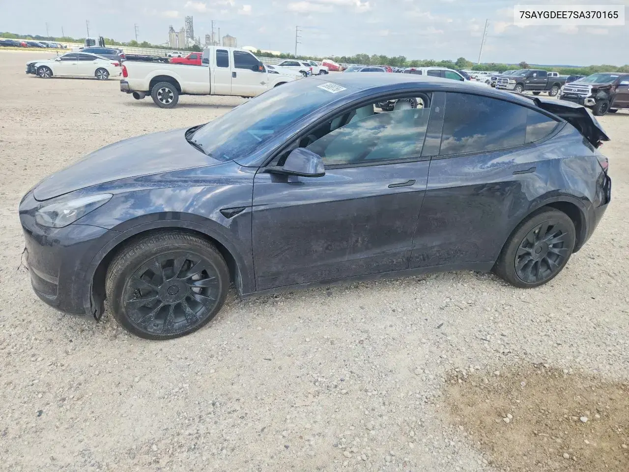Tesla Model Y 2025