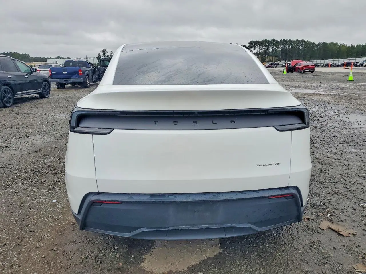 Tesla Model Y 2026