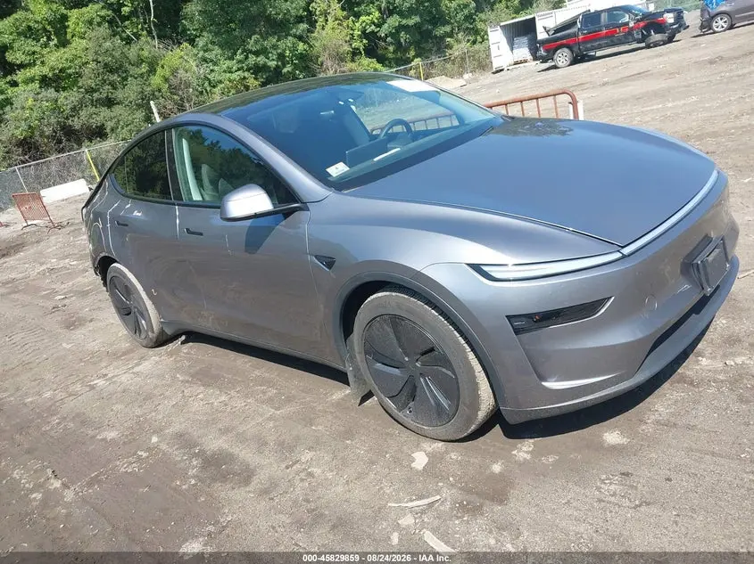 Tesla Model Y All-Wheel Drive/Long Range Launch Series/Premium All-Wheel Drive 2026