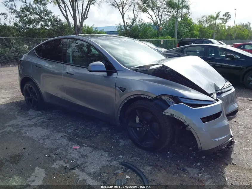 Tesla Model Y Long Range Dual Motor All-Wheel Drive/Long Range Launch Series 2026