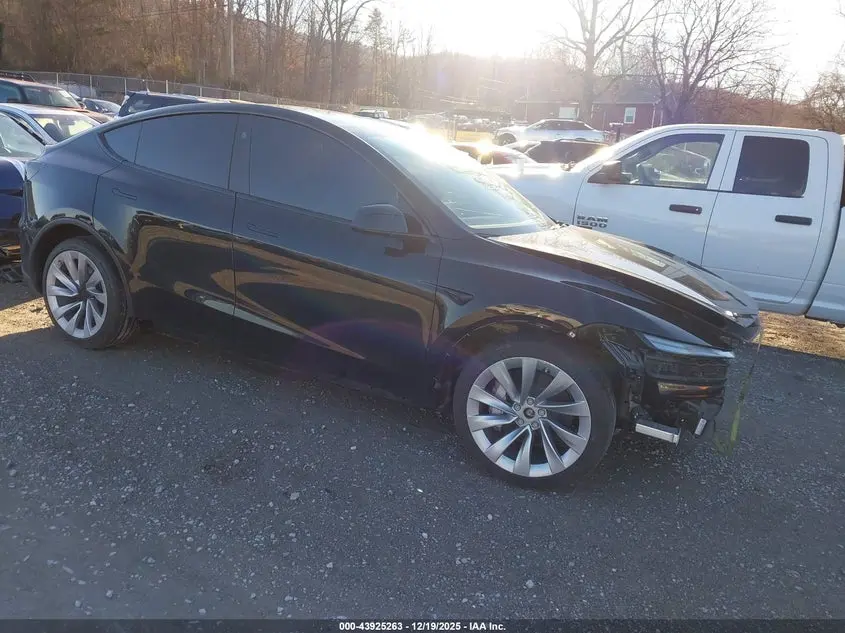 Tesla Model Y Long Range Dual Motor All-Wheel Drive/Long Range Launch Series 2026