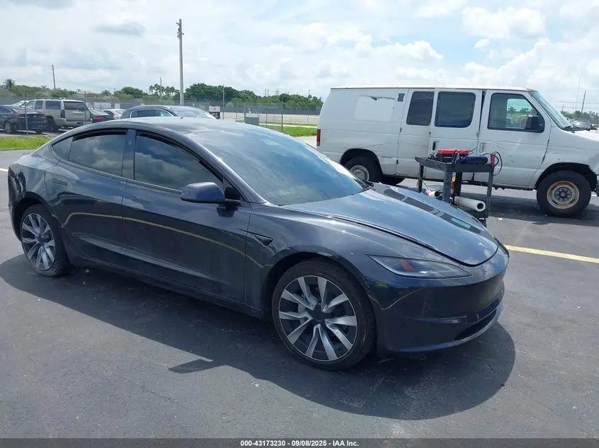 Tesla Model Y Performance Dual Motor All-Wheel Drive 2025