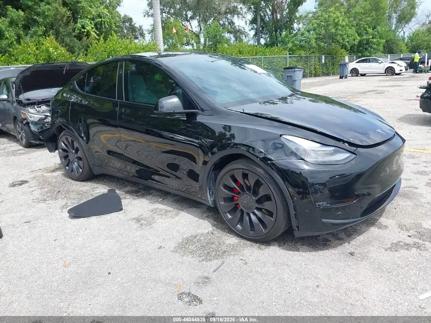Tesla Model Y Performance Dual Motor All-Wheel Drive 2024