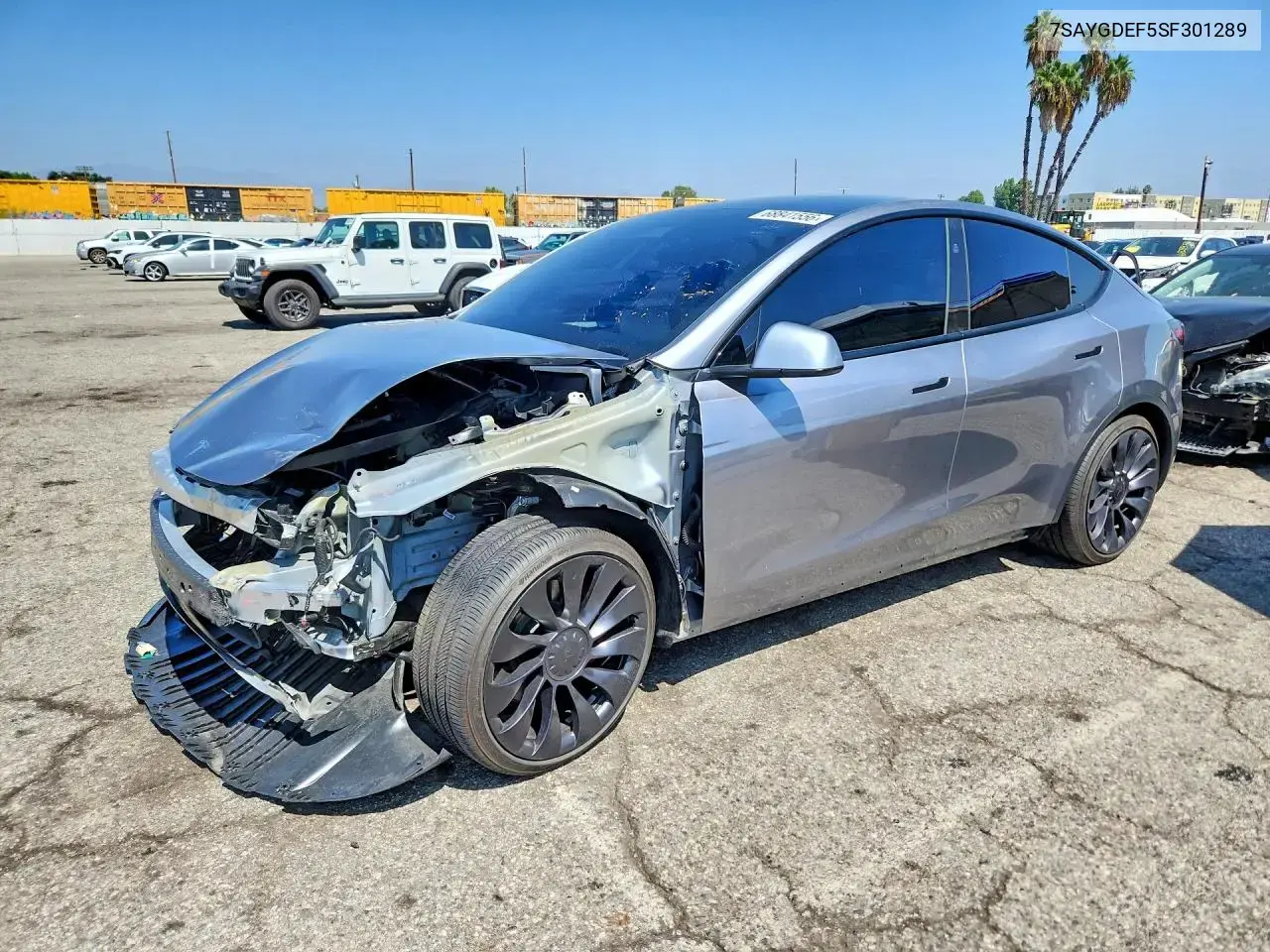 Tesla Model Y 2025