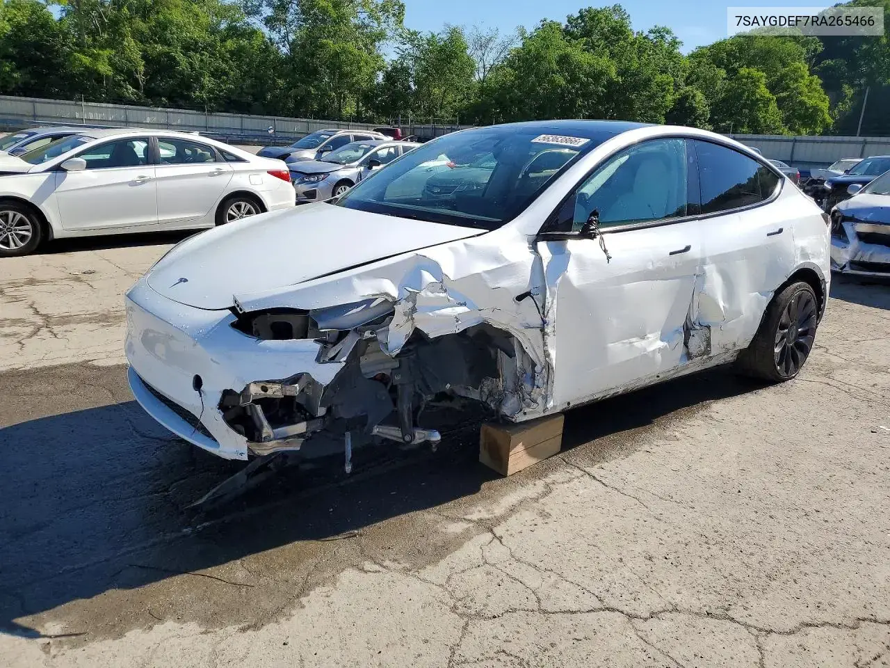 Tesla Model Y 2024
