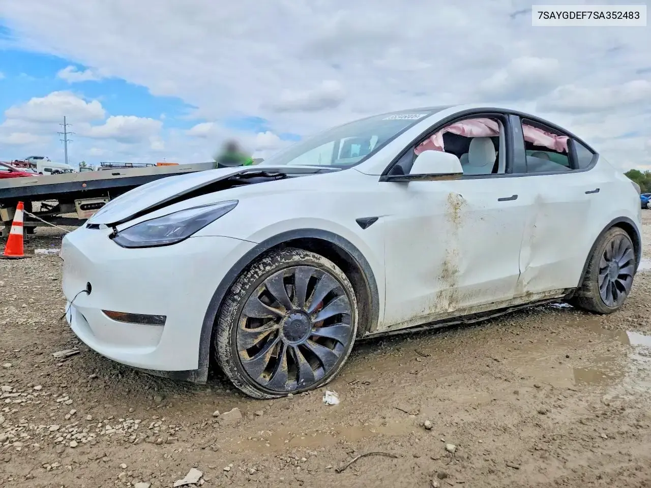 Tesla Model Y 2025