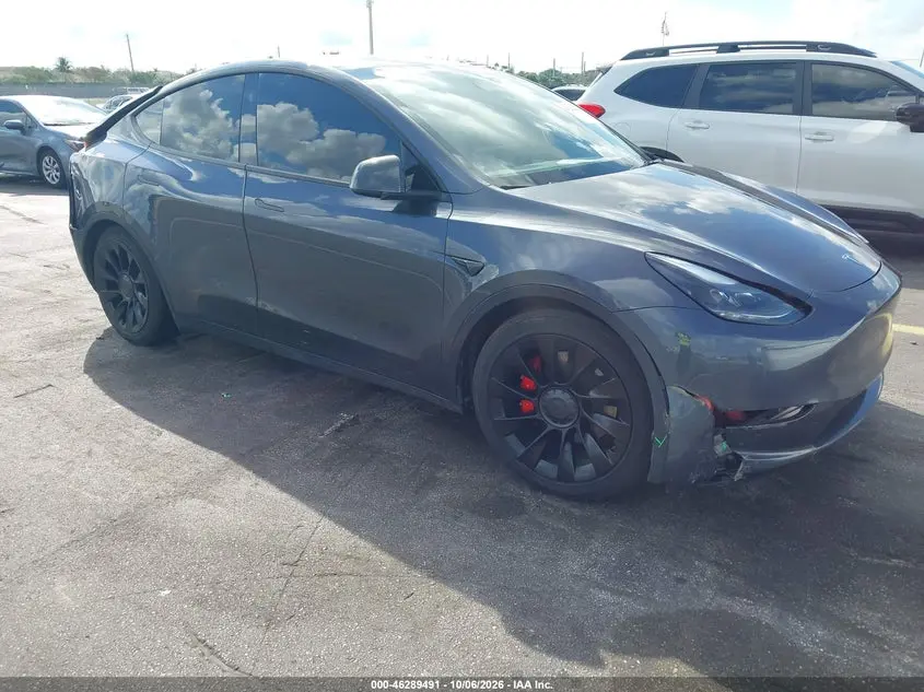 Tesla Model Y Performance Dual Motor All-Wheel Drive 2023