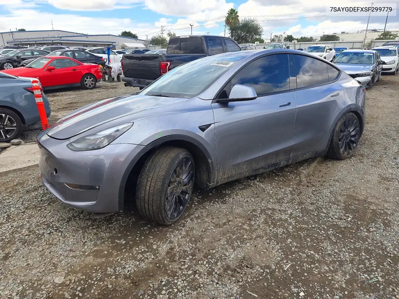 Tesla Model Y 2025