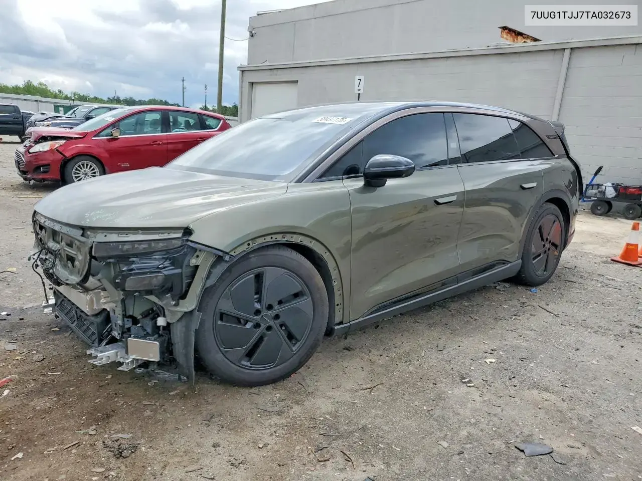 Lucid Motors Gravity Touring 2026