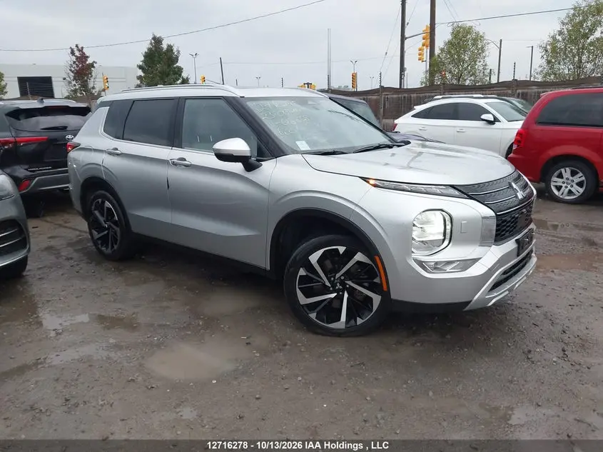 Mitsubishi Outlander Le/Le Premium/Noir/Se/Sel 2023