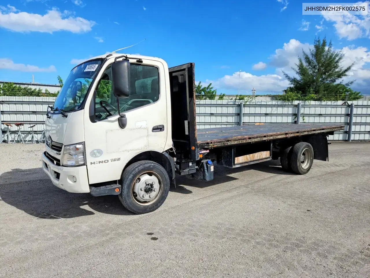 Hino 195 2015
