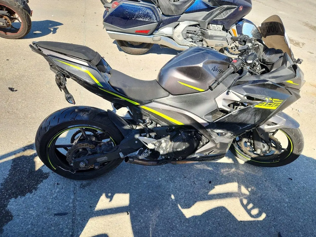 Kawasaki Ex400 2021