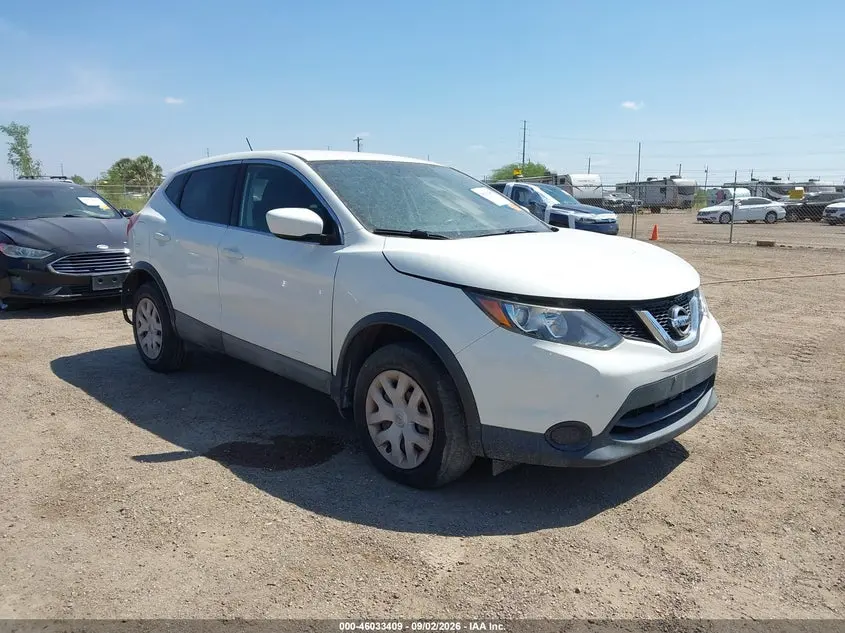 Nissan Rogue Sport S 2017