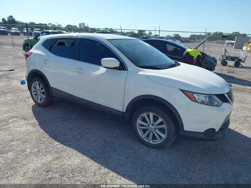Nissan Rogue Sport S 2018
