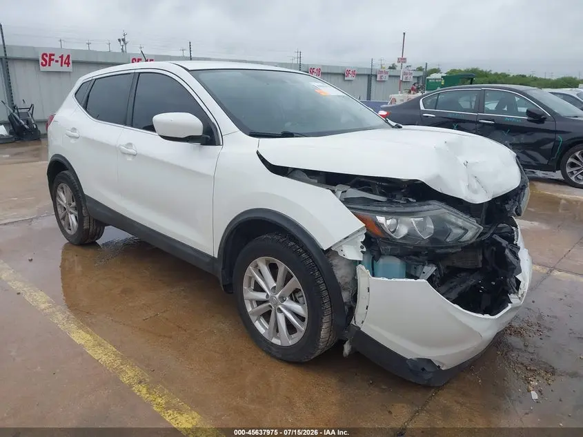 Nissan Rogue Sport S 2017