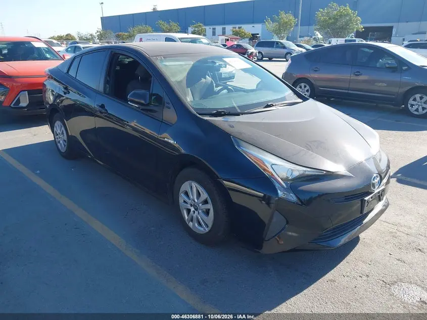 Toyota Prius Two 2016