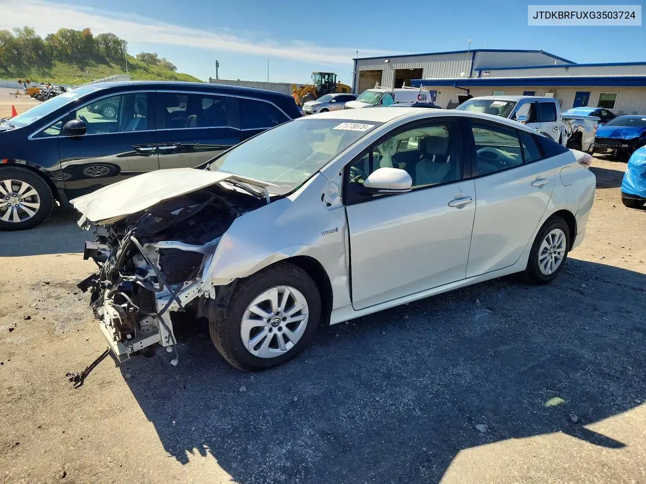 Toyota Prius Two 2016