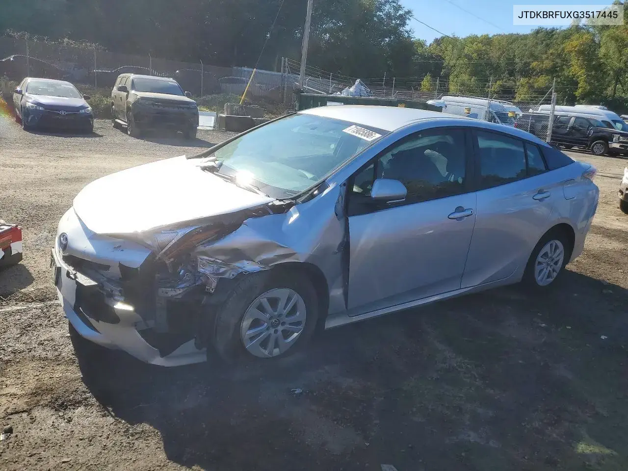 Toyota Prius Two 2016