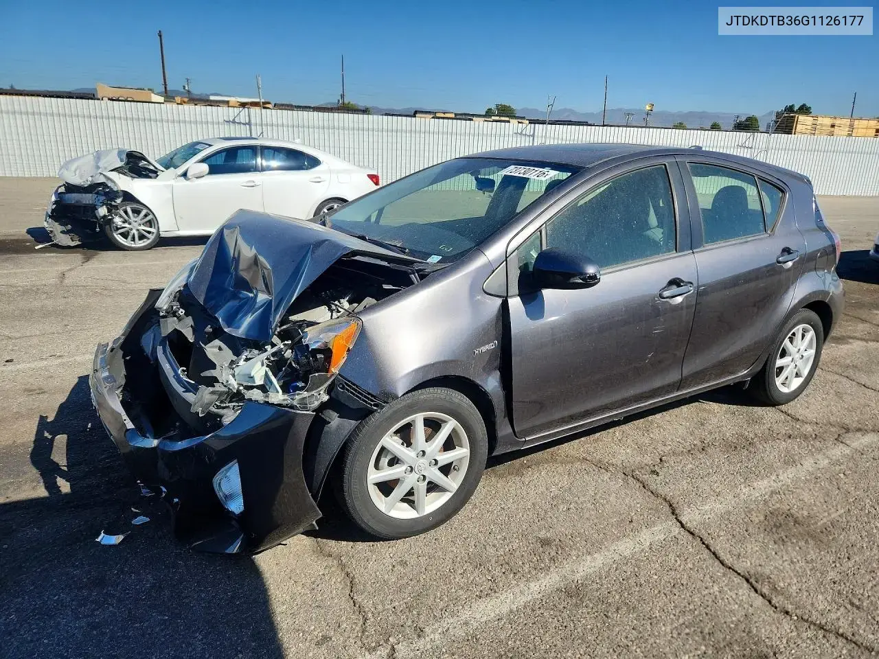 Toyota Prius C Four 2016
