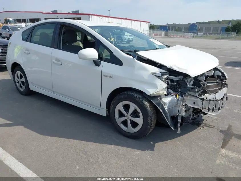 Toyota Prius Two 2015