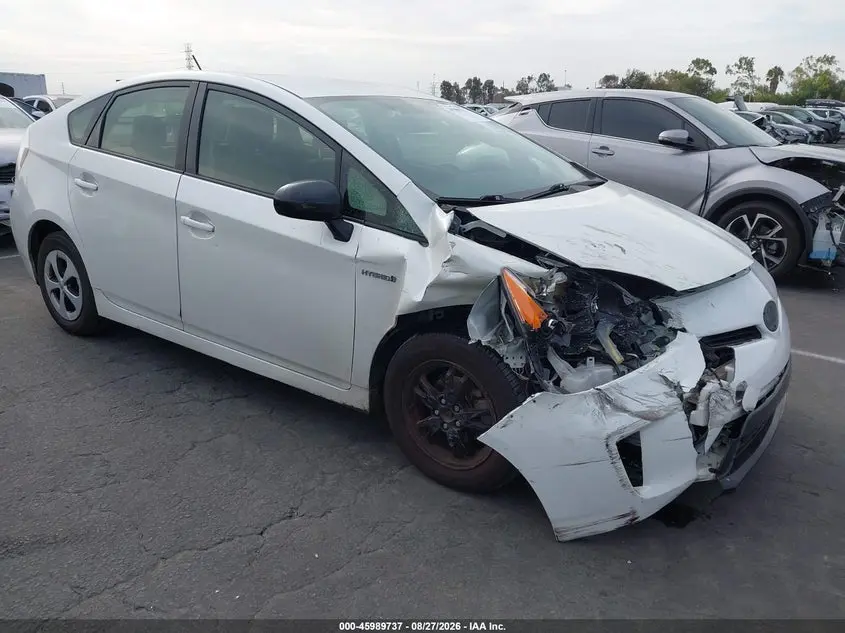 Toyota Prius Two 2015