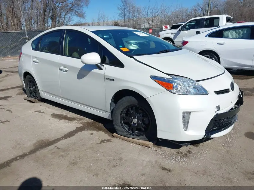 Toyota Prius Two 2015
