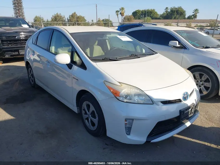 Toyota Prius Two 2015