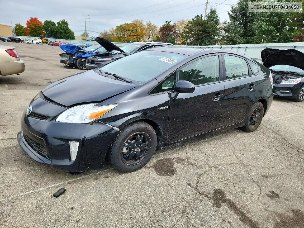 Toyota Prius Two 2015