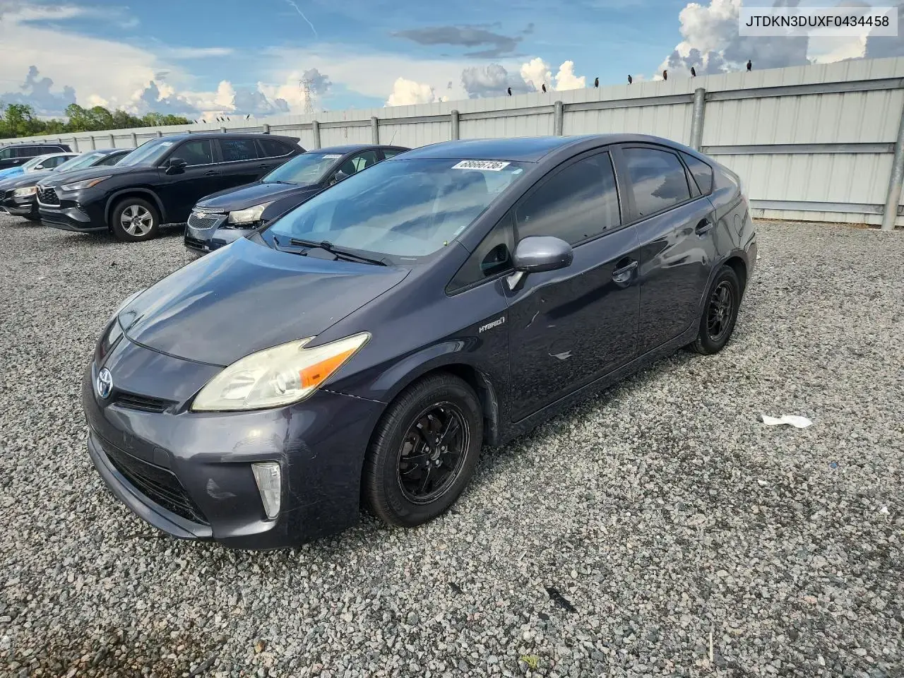 Toyota Prius Two 2015