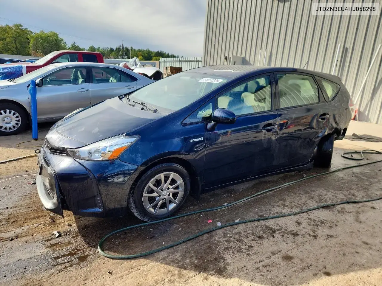 Toyota Prius V Two 2017