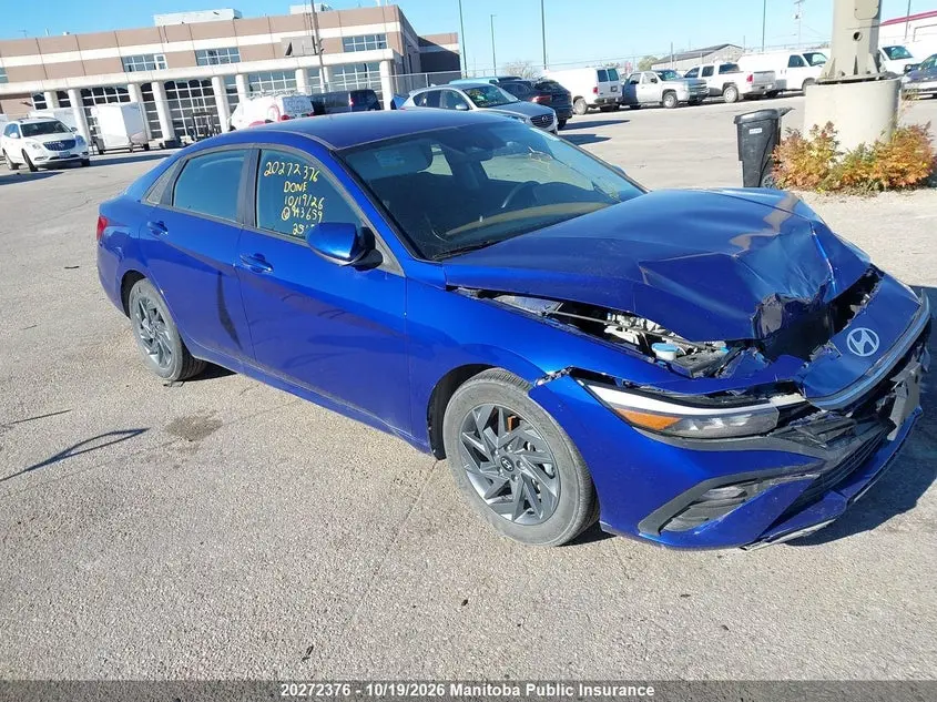 Hyundai Elantra Essential 2025