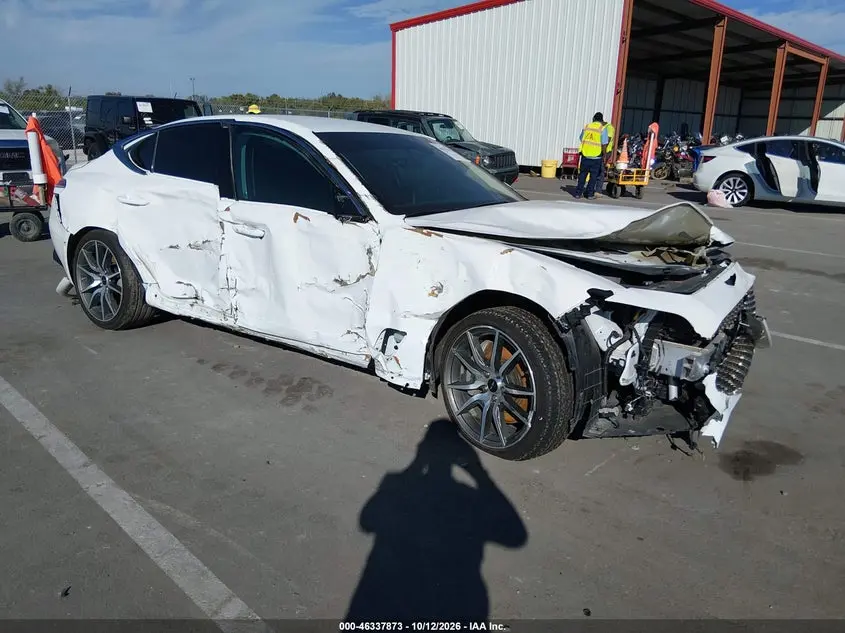 Genesis G70 2.5T Awd 2025