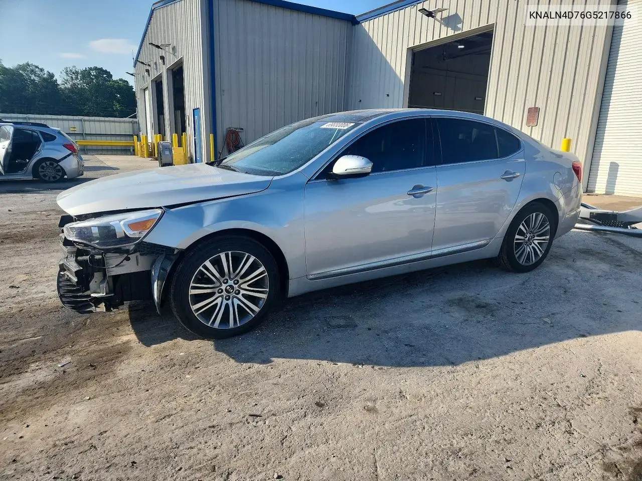 Kia Cadenza Luxury 2016