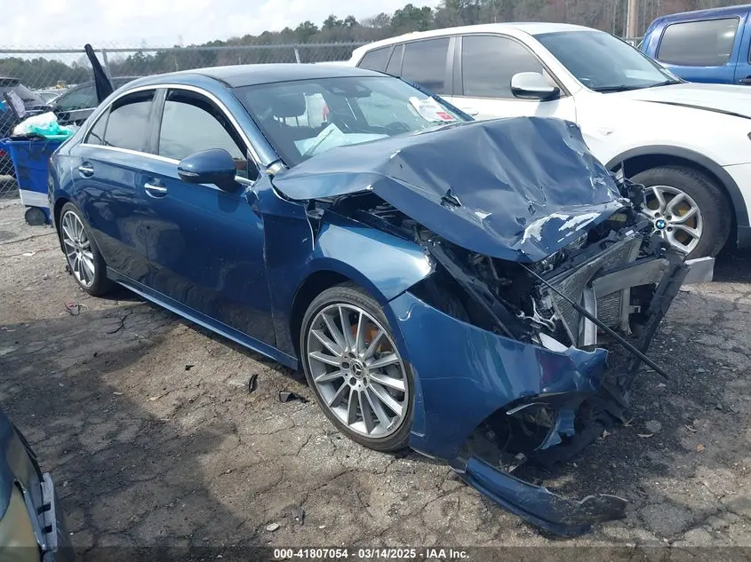 Mercedes-Benz A 220 2022