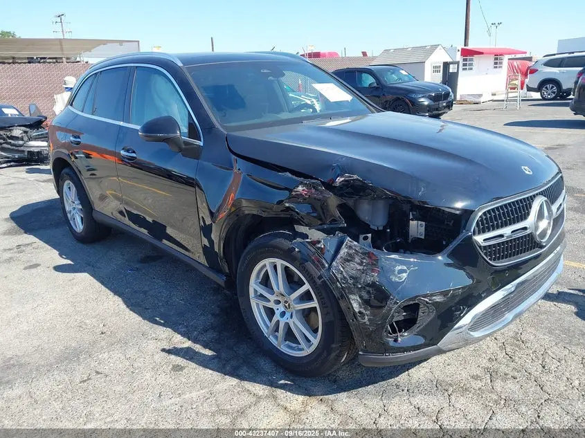 Mercedes-Benz Glc 300 Suv 2025