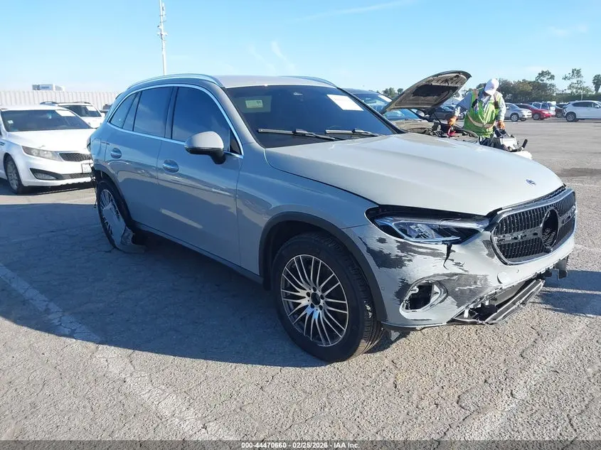 Mercedes-Benz Glc 300 Suv 2025