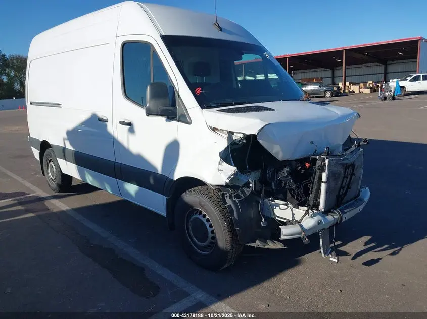 Mercedes-Benz Sprinter 2500 Standard Roof 4-Cyl Gas 2023