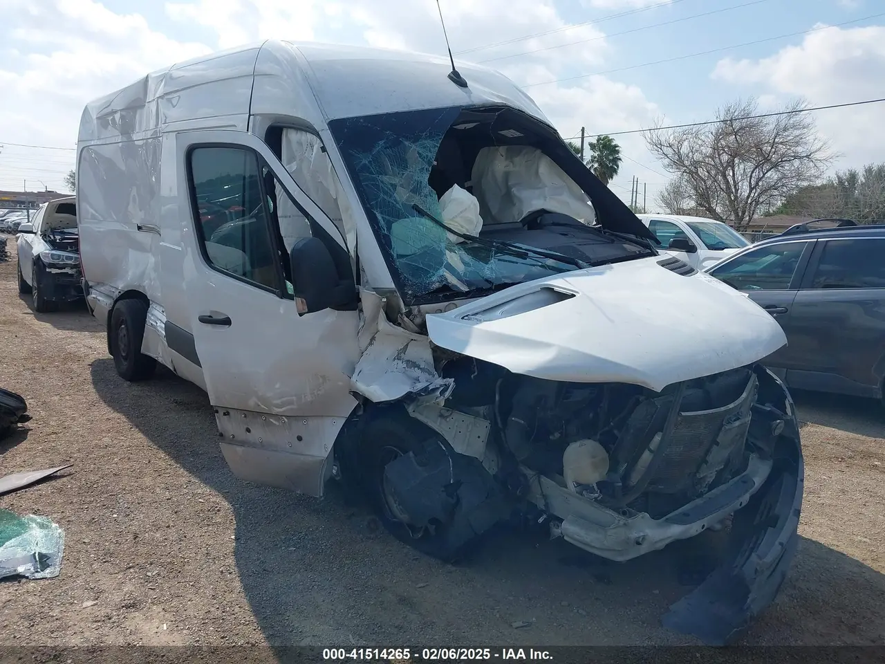 Mercedes-Benz Sprinter 2500 High Roof 4-Cyl Gas 2023