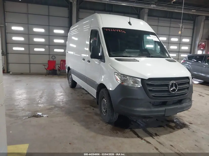 Mercedes-Benz Sprinter 2500 Standard Roof 4-Cyl Diesel 2025