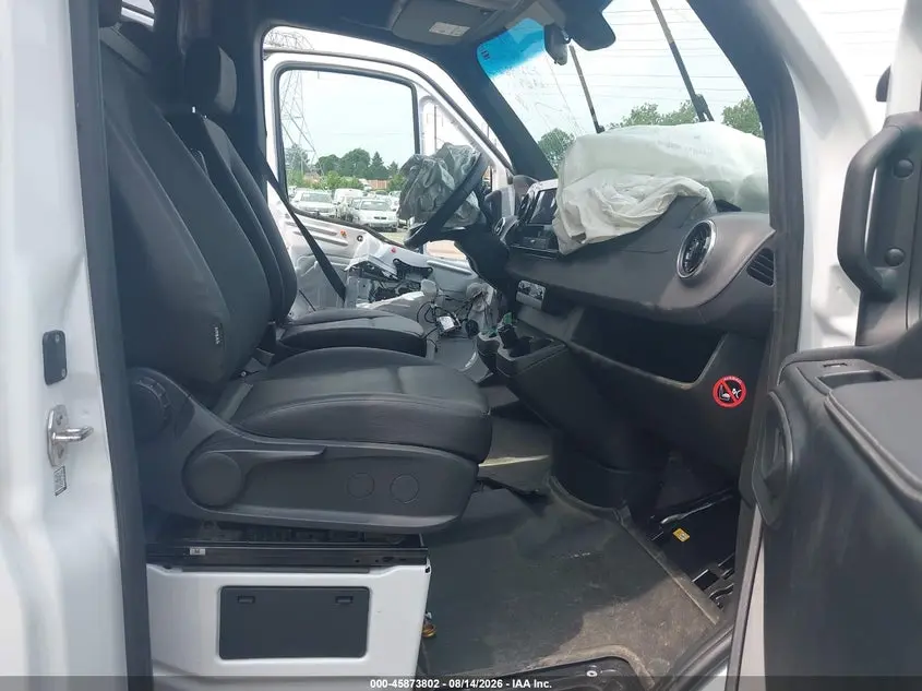 Mercedes-Benz Sprinter 2500 Standard Roof 4-Cyl Diesel 2025