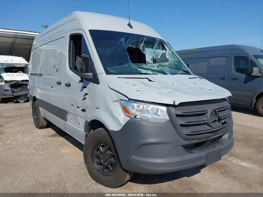 Mercedes-Benz Sprinter 2500 Standard Roof 4-Cyl Diesel Ho 2024