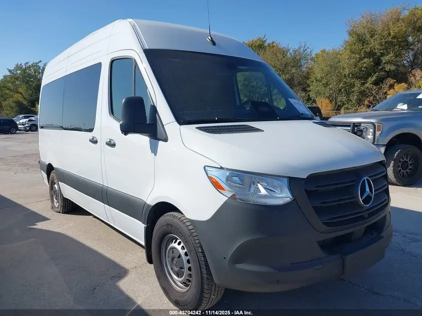 Mercedes-Benz Sprinter 2500 Standard Roof 4-Cyl Diesel 2025