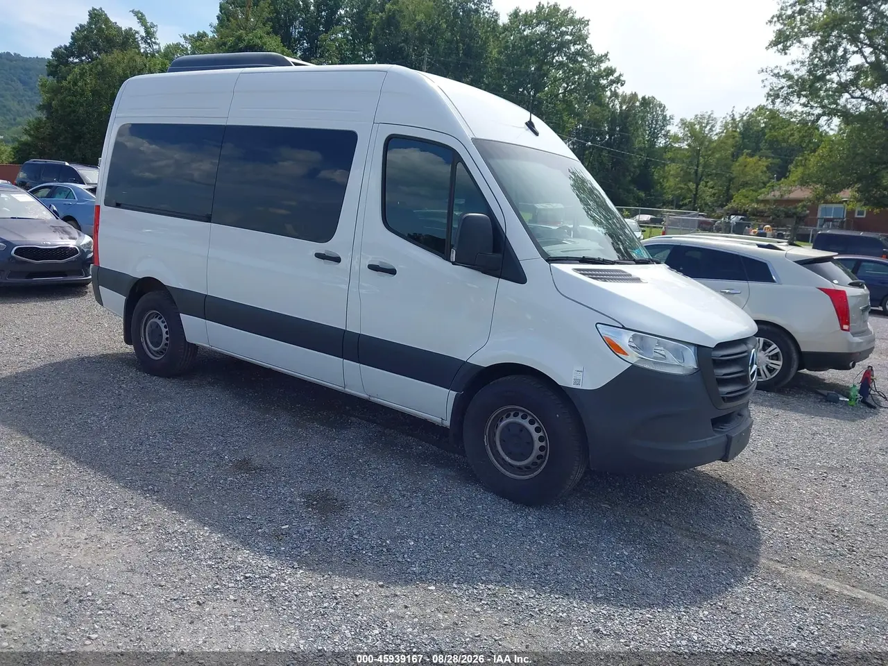 Mercedes-Benz Sprinter 2500 Standard Roof 4-Cyl Diesel 2025